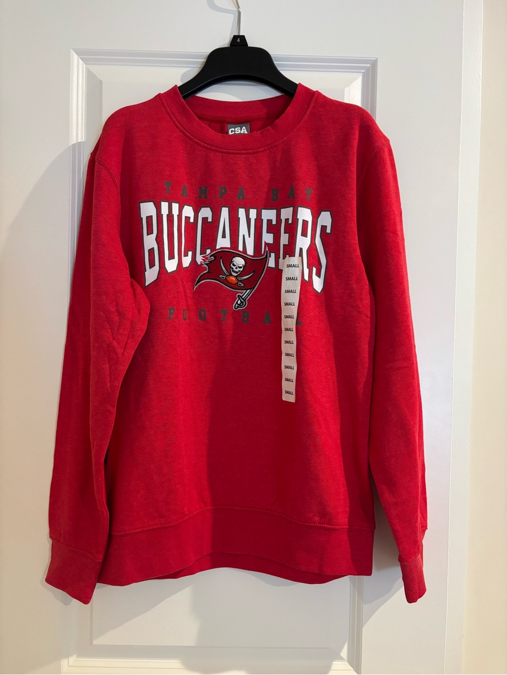 Tampa Bay Buccaneers Red Crewneck Sweatshirt - Small